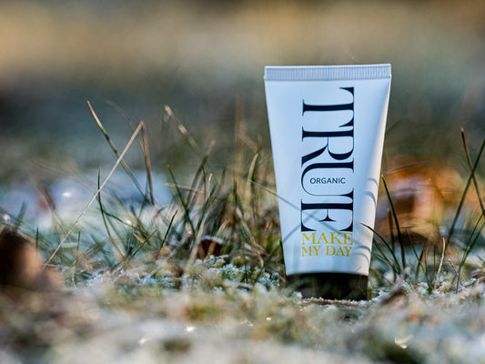 Jojoba oil in Make my day face cream - True Organic of Sweden