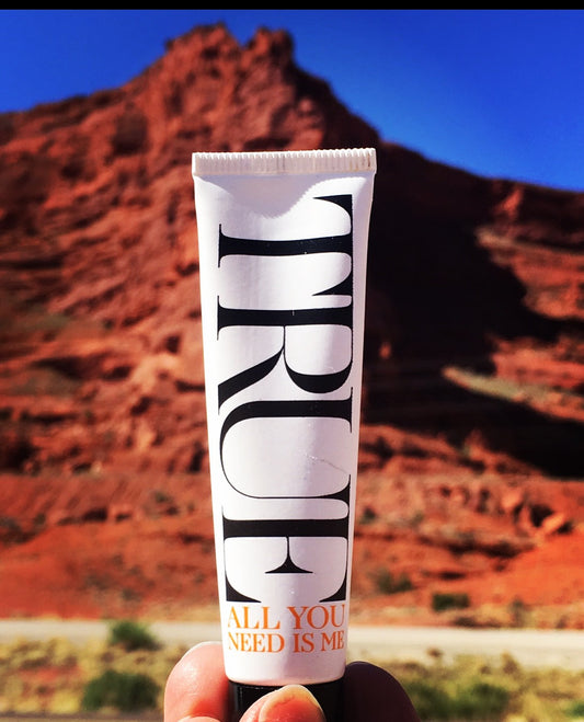 All you need is me, protecting against desert winds - True Organic of Sweden